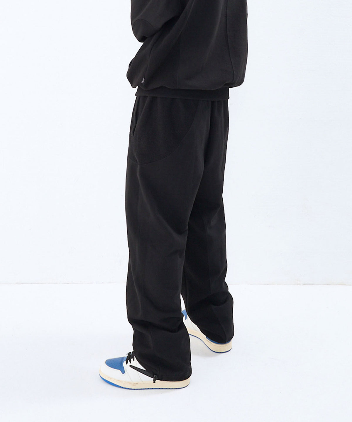DUCKDIVE REVERSE BLOCK SWEAT PANTS